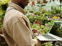 Breaking Through the Noise Smart Ways to Drive Organic Growth in a Crowded Software Market